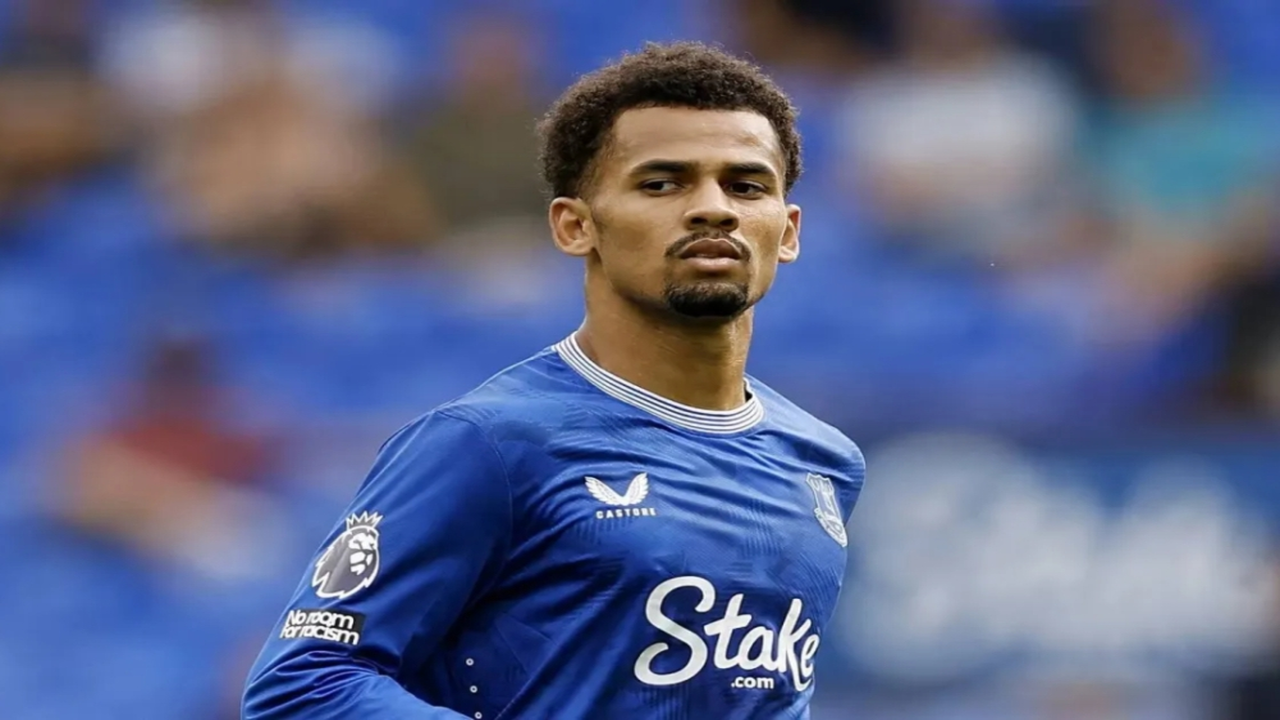 والد إيليمان ندياي يضع حداً للشائعات حول انتقال نجله لصفوف نادي الهلال
